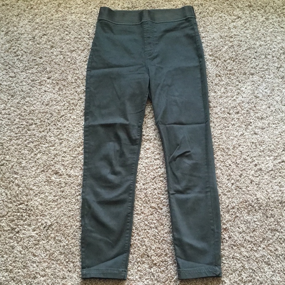 Green pants with elastic waist!